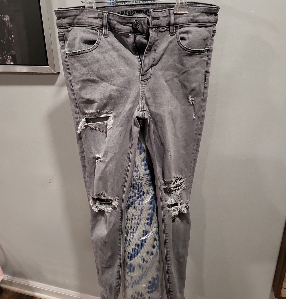 American Eagle Outfitters gray distressed skinny jeans